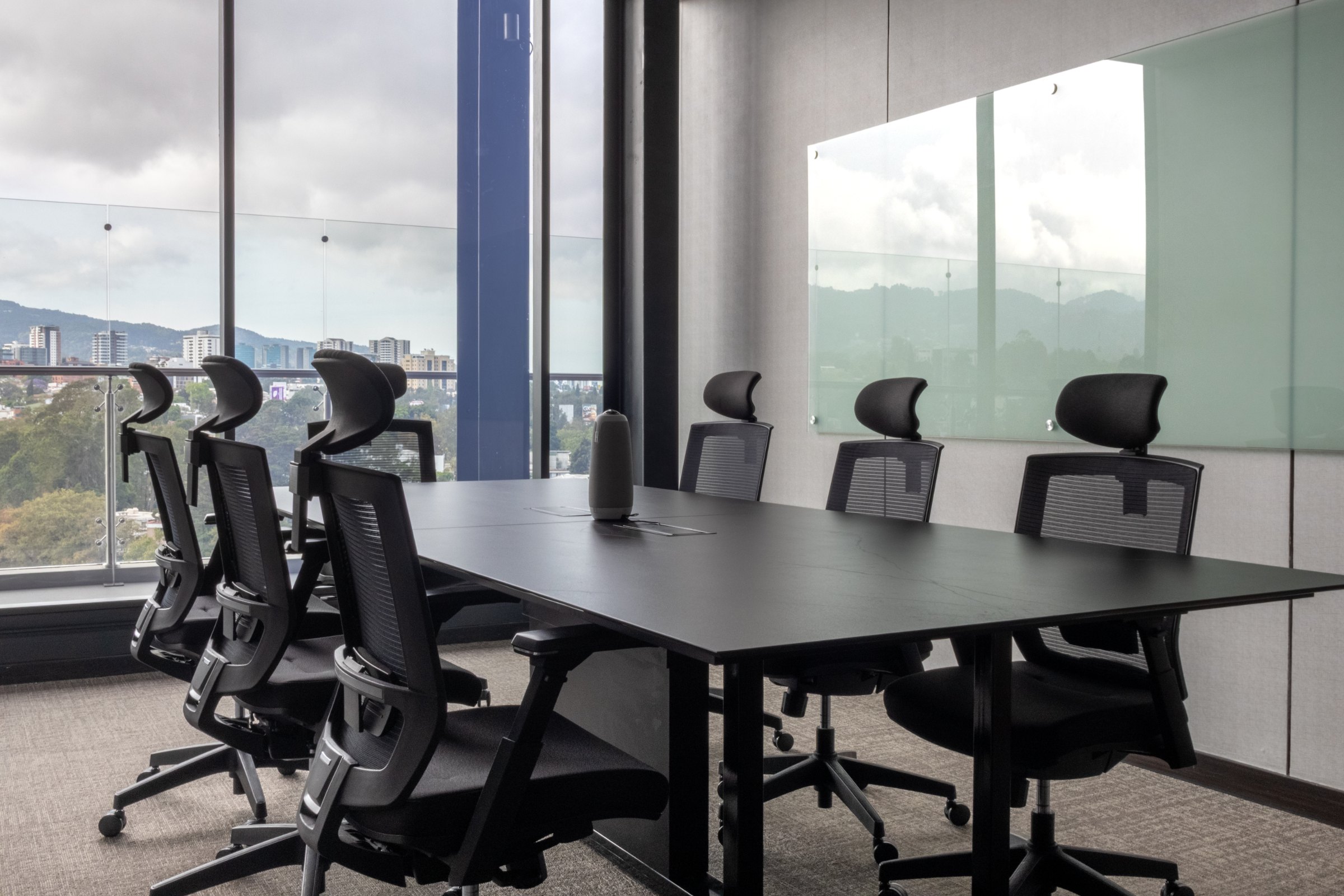 Sala de reuniones principal Perennia Group