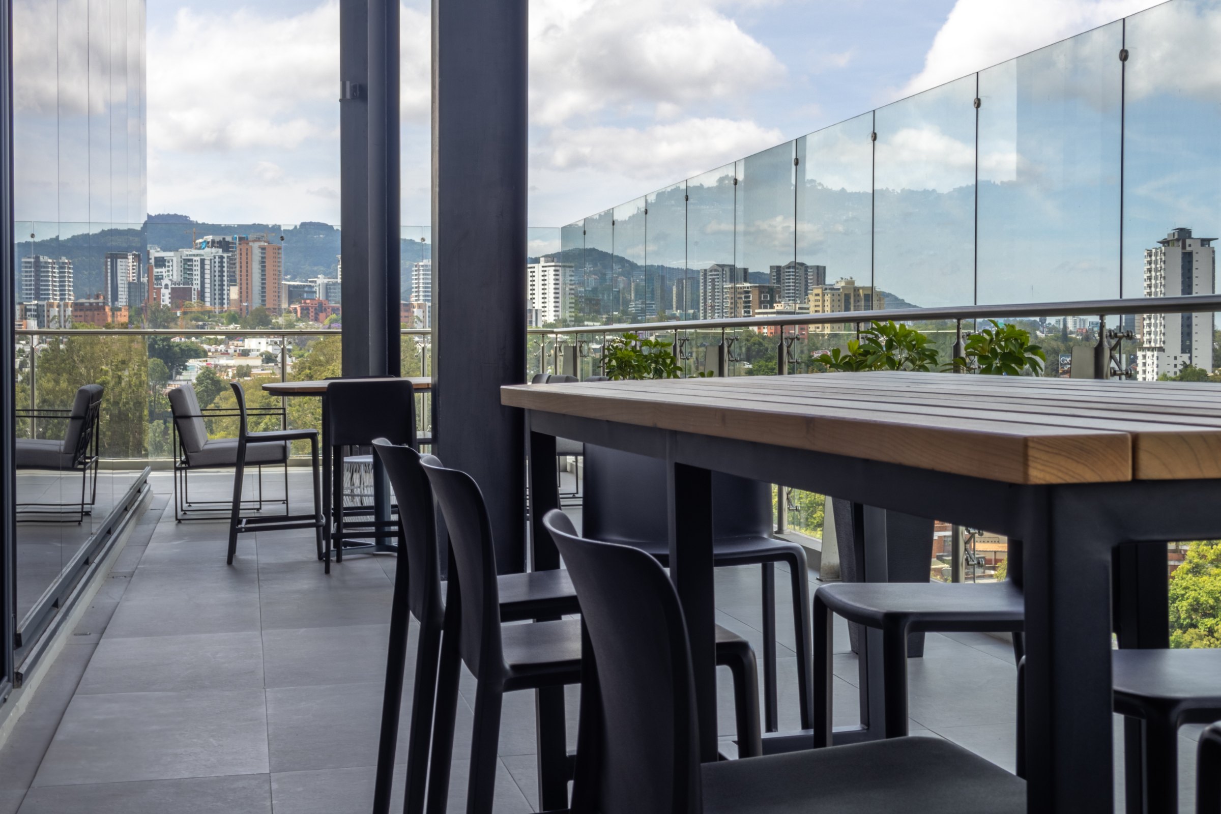 Terraza Perennia Group